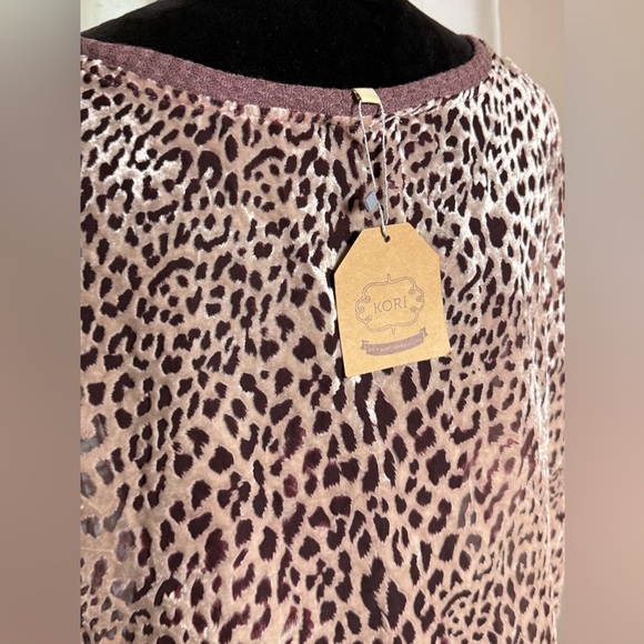Kori Leopard Print Velvet Burnout Sheer Top Size L NWT - Picture 5 of 6